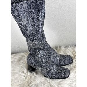 Bakers Tornado Womens 7B Navy White‎ Fabric Heeled Boots Statement Chic Mod